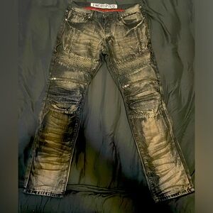 Men’s Encrypted stone washed jeans.
